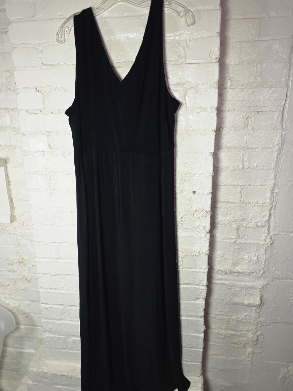 Black V-Neck Sleeveless Maxi Dress - Classic Women's Dress